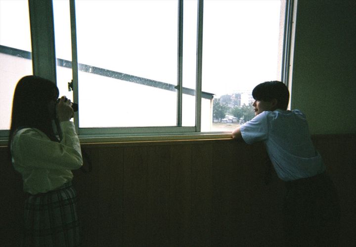 映画『恋に至る病』インスタントカメラ写真 （C）2025『恋に至る病』製作委員会 width=