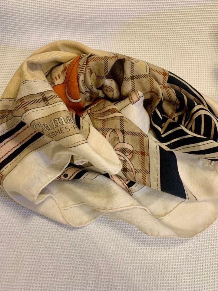 長谷川さん_スカーフ