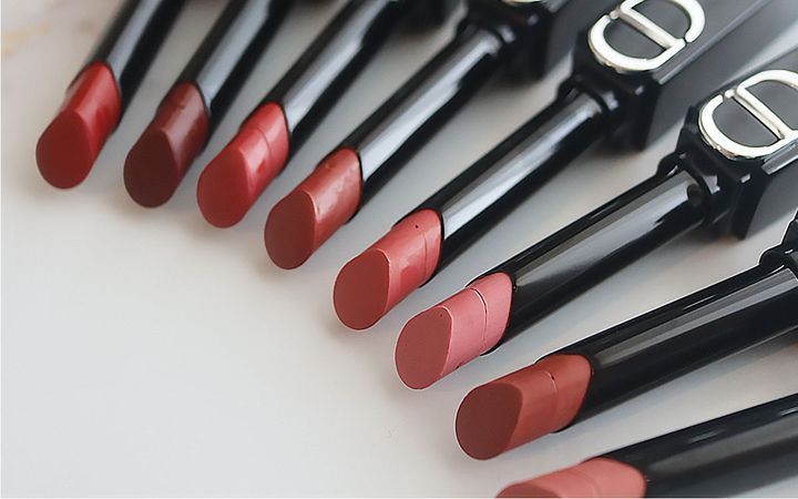 輝きと潤いで唇をコーティングする話題のリップ