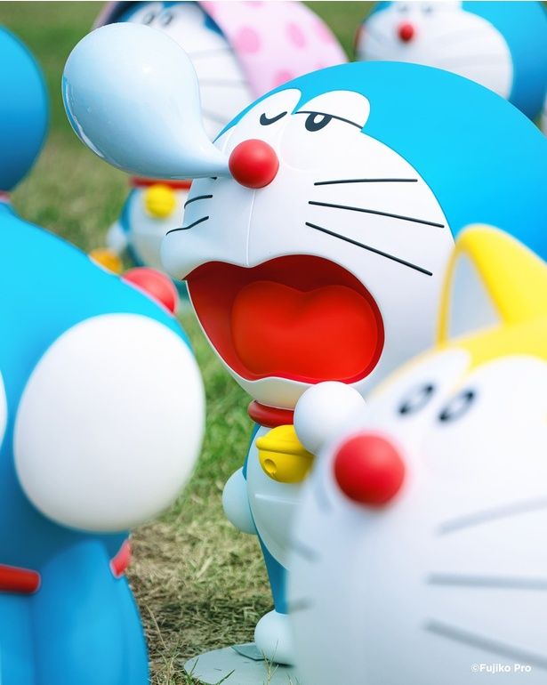 個性豊かな表情＆ポーズに注目！