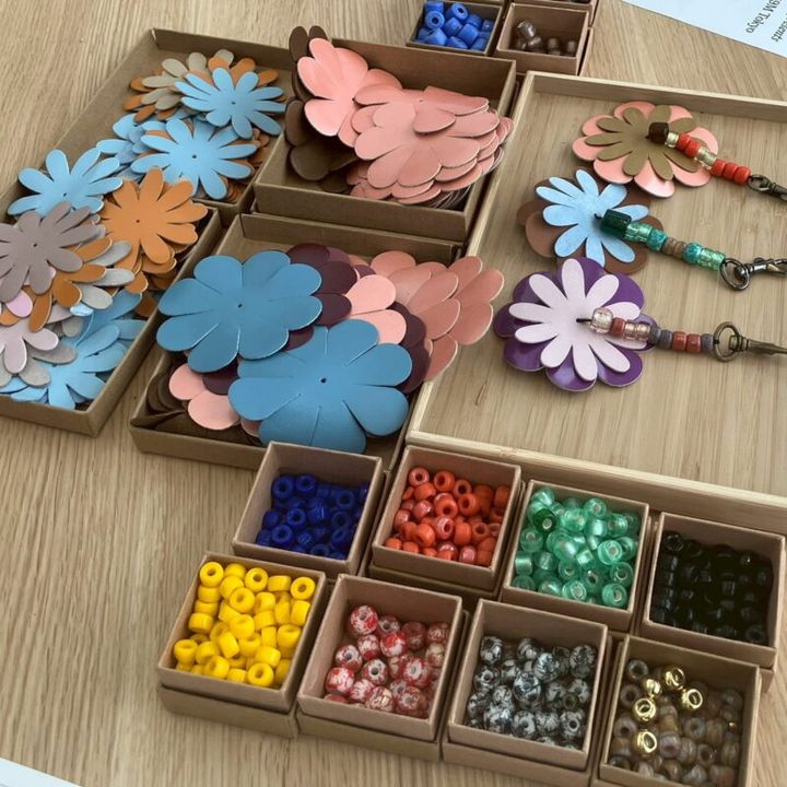 チャーム作りにもチャレンジ