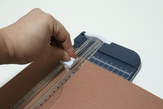 ダイソーのペーパーカッター 分度器付の使い方