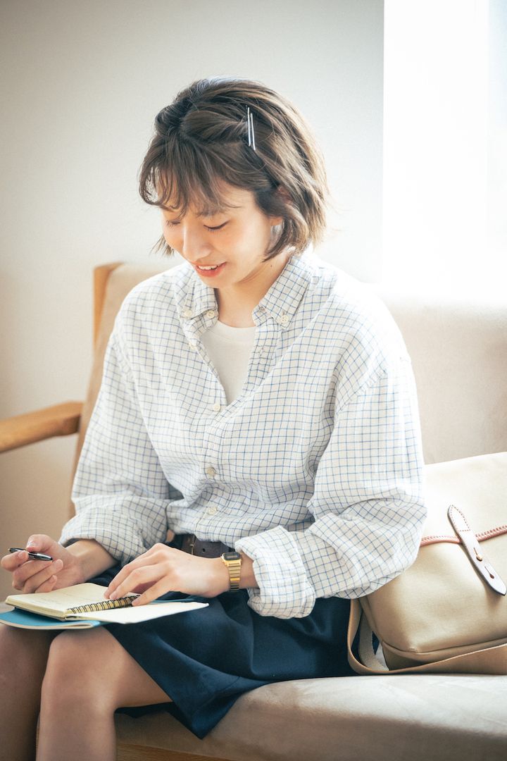 ショートパンツ×レザーシューズの着こなし2選。大人見えはこうすれば叶う！【FUDGE FRIEND おしゃれさんの毎日コーディネート｜momo】