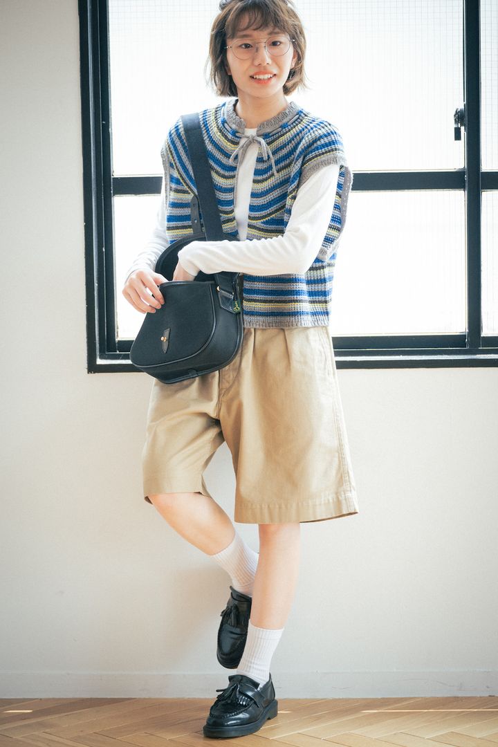 ショートパンツ×レザーシューズの着こなし2選。大人見えはこうすれば叶う！【FUDGE FRIEND おしゃれさんの毎日コーディネート｜momo】