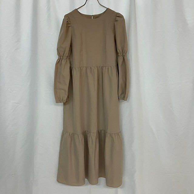 しまむらmiyuパフスリーブティアードワンピース