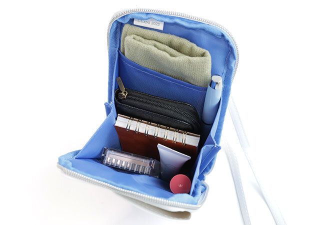 宝島社ムック付録の大阪・関西万博公式キャラクターミャクミャク スマホポシェットBOOK8