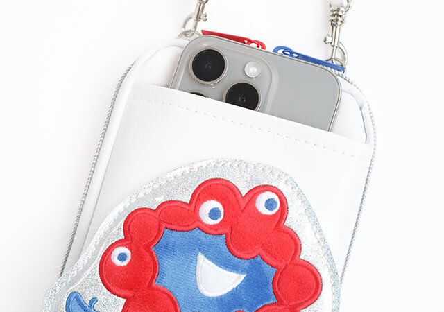 宝島社ムック付録の大阪・関西万博公式キャラクターミャクミャク スマホポシェットBOOK6