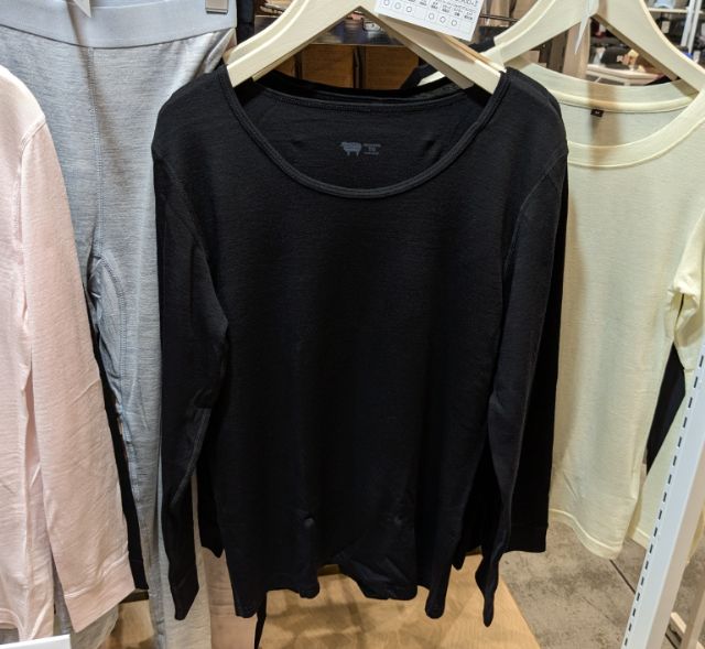 黒のメリノウール100ミドルウェイト長袖クルーネックT