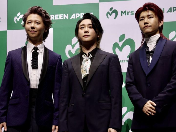 Mrs. GREEN APPLEは16日、公式Xを更新し、グループとしての「フェーズ2」の完結と「フェーズ3」の開始についての投稿を行いました。