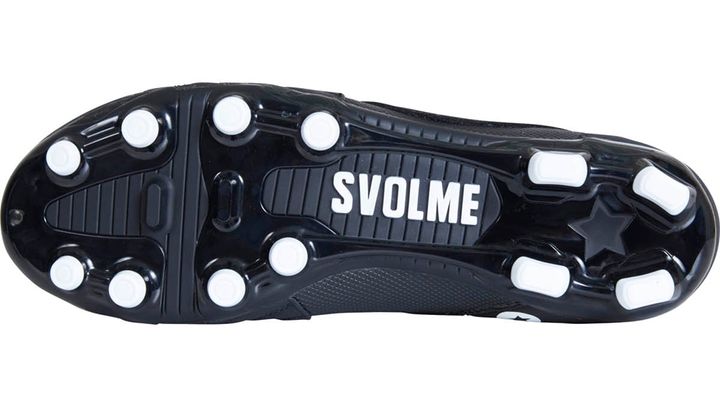 日本代表の22歳新星、着用スパイクは日本の『スボルメ』！ブラジル戦大活躍で「国際舞台で示した存在感」