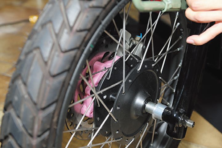 CT125にブレンボ4POTキャリパーが装着可能になる日が来る!?