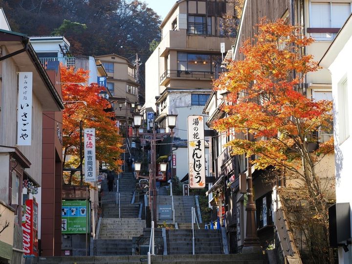 All About ニュース編集部は、全国10～60代の男女250人を対象に「紅葉スポット」に関する独自のアンケート調査を実施。好き＆行ってみたい「群馬県の紅葉スポット」で1位に選ばれたのは？