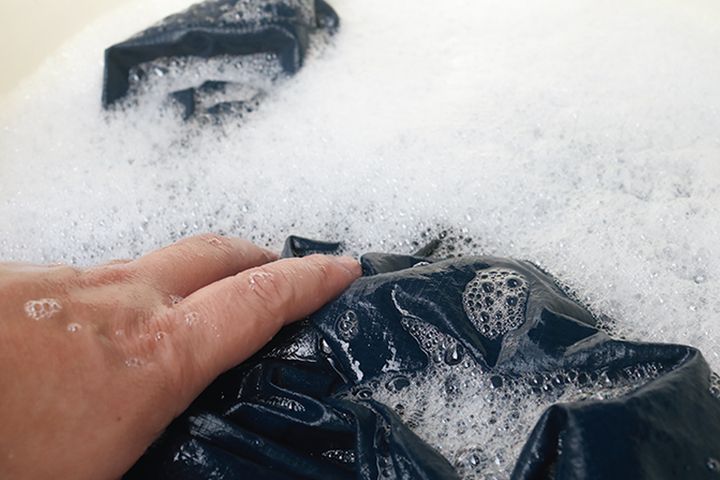 衣替え前に実践！ライディングウエアの正しい洗濯と保管ポイント