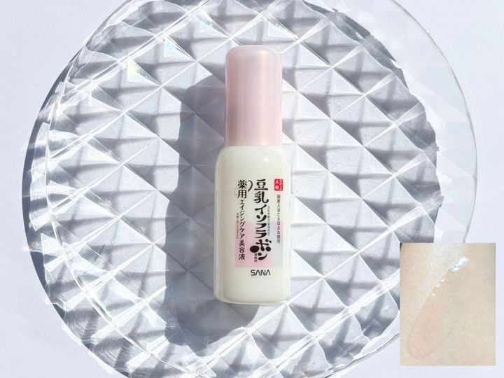 白を基調とした清潔感のあるパッケージのなめらか本舗