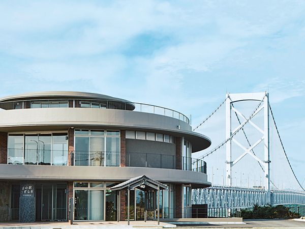 photo：円形の建物は“うずしお”をイメージ