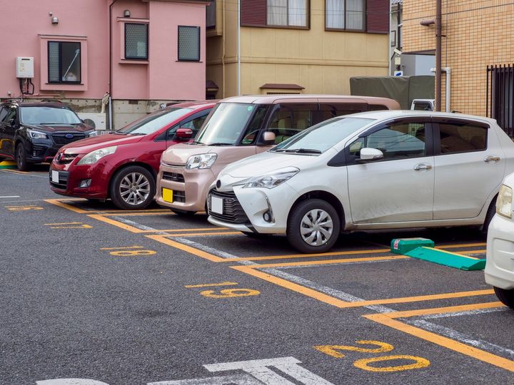 コインパーキングの利用時、誤って別の駐車位置番号を入力して精算した場合、返金請求できる？（画像はイメージ）