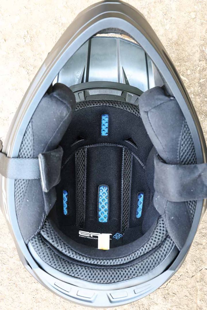 【DFG エースヘルメット】ERT採用、MFJ公認の安心も備わる【編集スタッフが本気で試す！みんなのテスト】