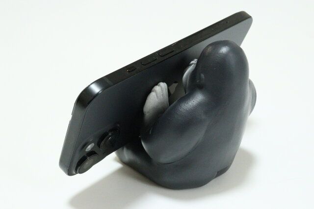 アニマルホルダー（ゴリラ、ゾウ） スマホ横置き