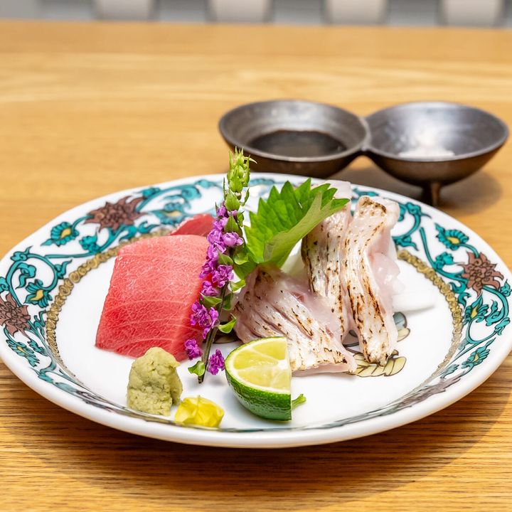 造り「生本まぐろ・のどぐろ焼き霜」