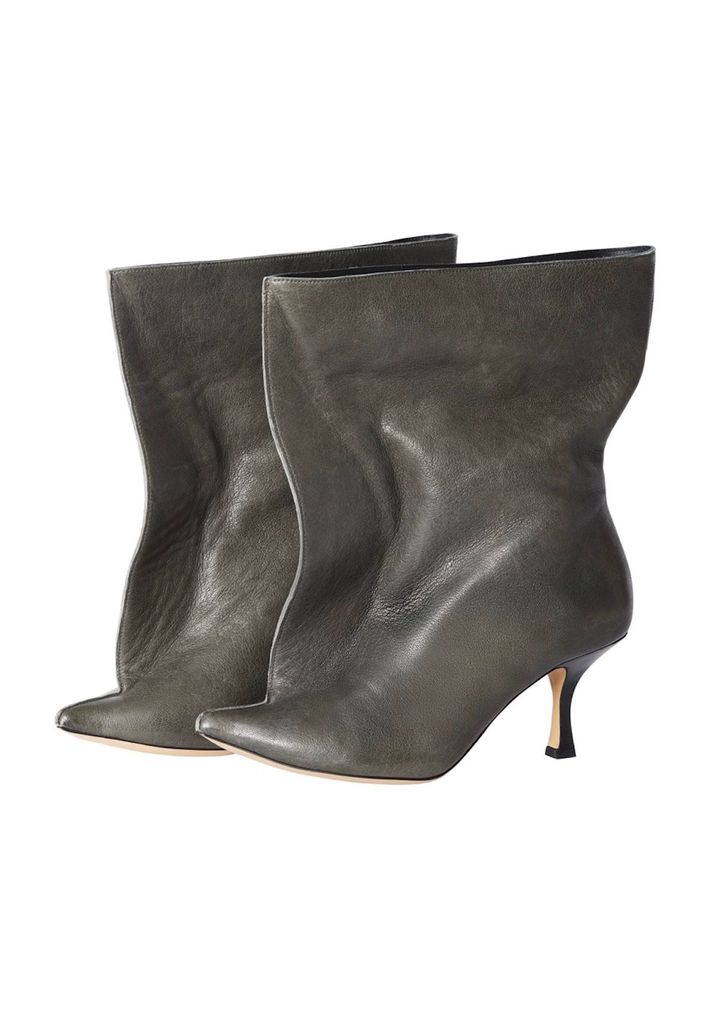 ヒールド レザー アンクルブーツ ￥34,999