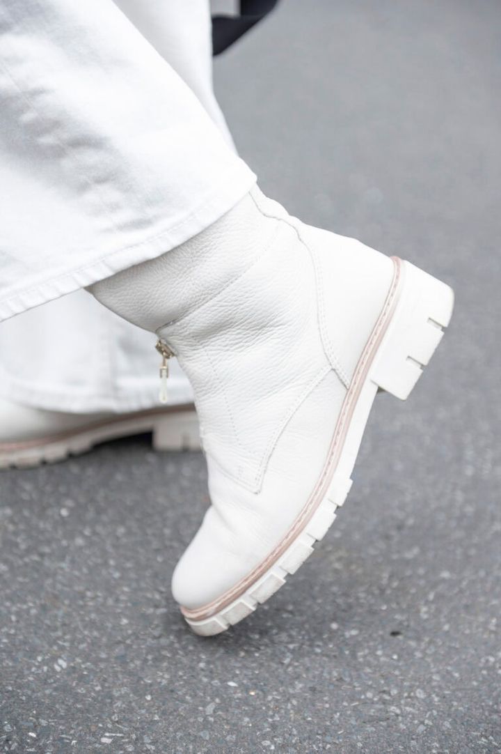 「アラシューズ」のショートブーツ