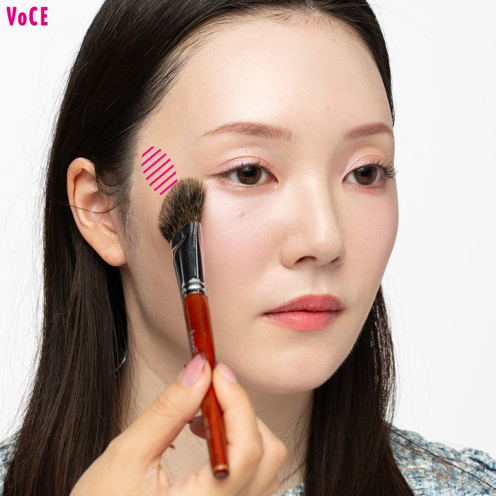 1：頬骨、フェイスライン、額に影を仕込む