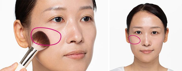 ツヤ控えめの血色チークを広めにのせる