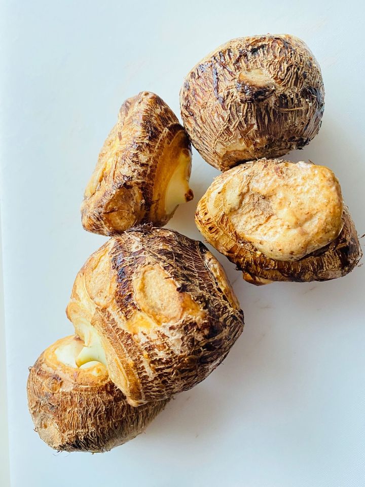 「里芋の煮っころがし」滑り取りにも、吹きこぼれにも、かゆみ防止にも「酢」が効力発揮