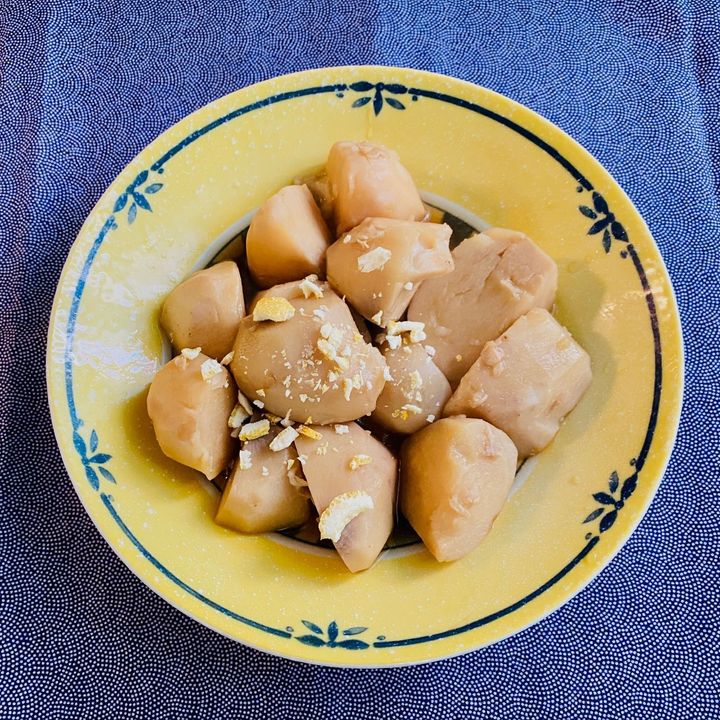 「里芋の煮っころがし」滑り取りにも、吹きこぼれにも、かゆみ防止にも「酢」が効力発揮