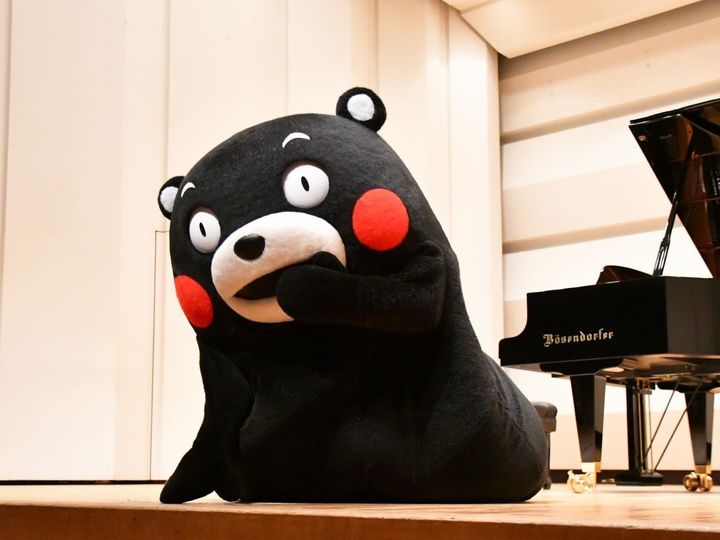 これぞ悩殺ポーズ＝9月19日、東京都新宿区