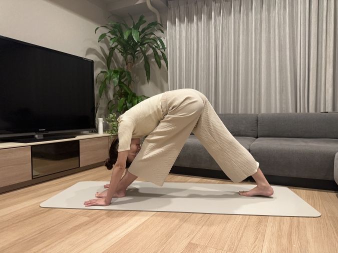 できる方は、お尻をぐっと高く上げて前脚を伸ばして、もも裏をストレッチ！