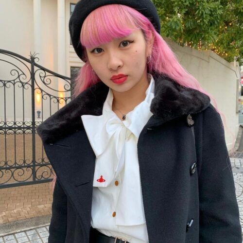 「肩が重い日はセージを焚く」モデル・ジンが明かす、感受性強めな“浄化ライフ”