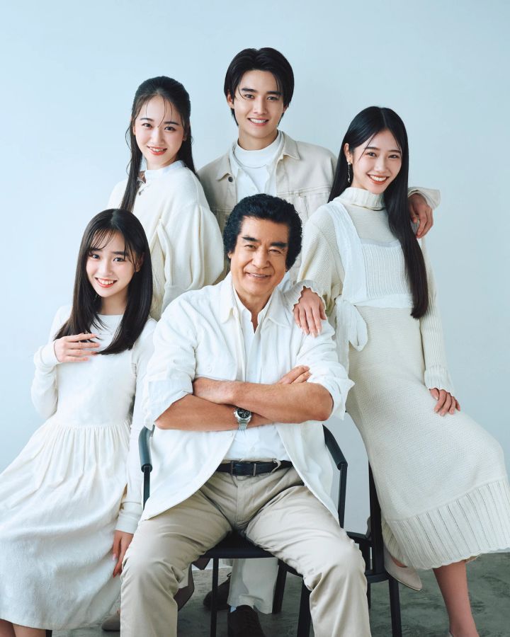 藤岡弘、 天翔愛 藤岡真威人 天翔天音 藤岡舞衣 笑顔