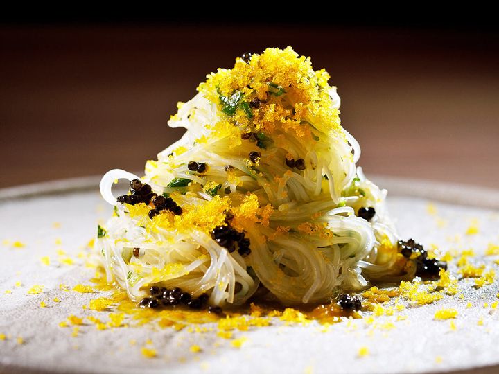 麻布十番『kiso』の「唐墨とキャビアの温かいビーフン」