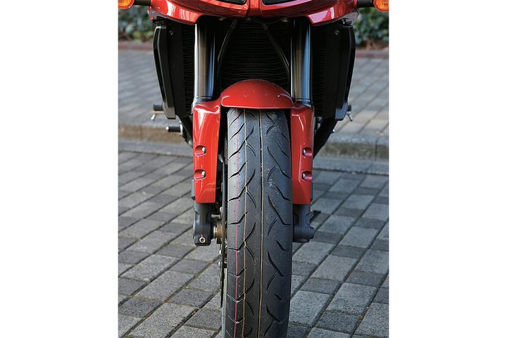 ［転んだらどう対処する？］フロントフォークの軽い歪みは簡単なコツと工具で修正できる