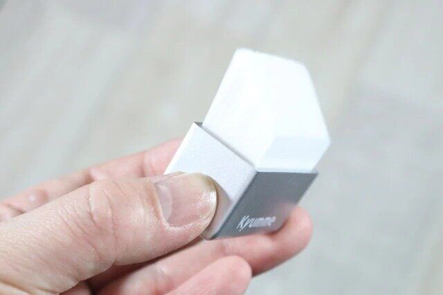 ダイソーのKM フラットブラシ 02