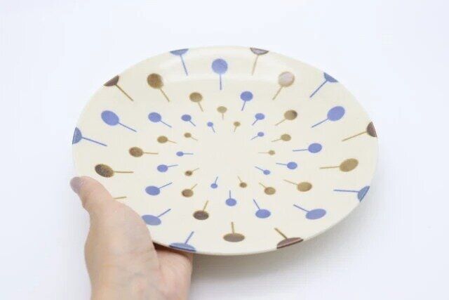 ダイソーのポップ 青 大皿