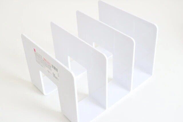ダイソーのブックエンド