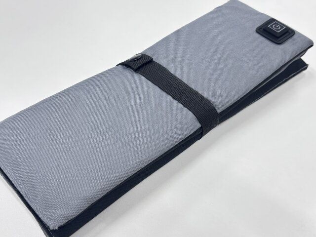 ダイソーの便利なUSB式あったか折りたたみ座布団