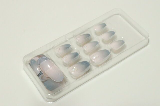 ダイソーのコスパ抜群のネイルチップ（24枚、ハンド用、L）