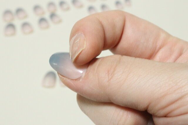 ダイソーのネイルチップ（24枚、ハンド用、L）を貼ってみた