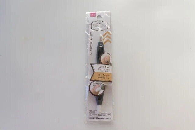 ダイソーの2WAYキューティクルスティックのパッケージ