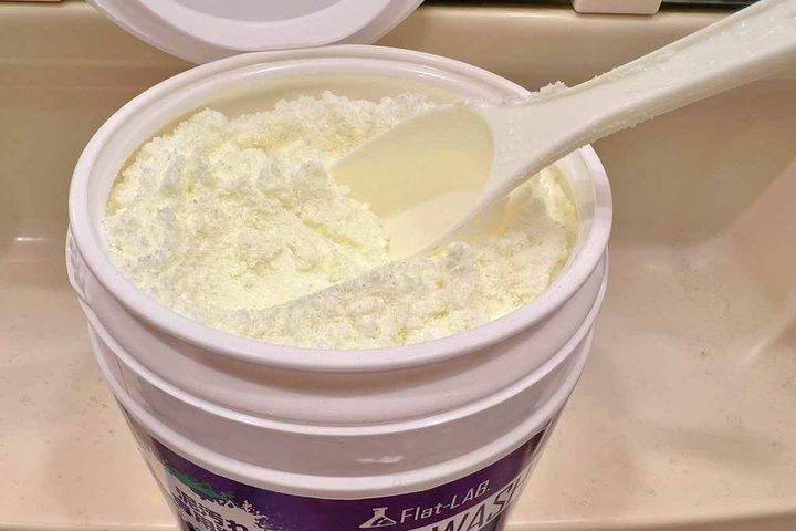 【Flat-LAB ギアウォッシュ／バイクウォッシュ】泥汚れの専用洗剤の実力再発見【編集スタッフが本気で試す！みんなのテスト】