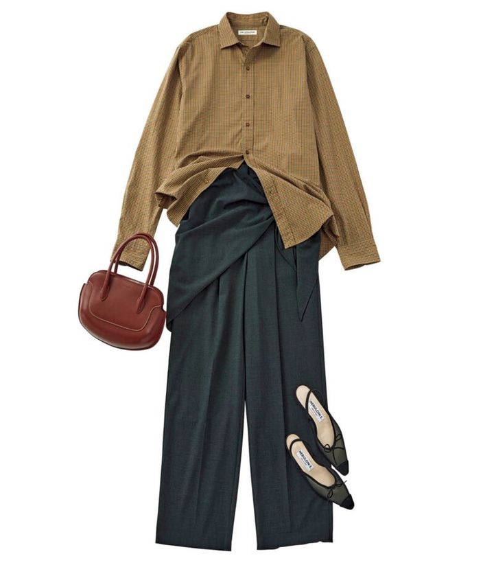シャツは着まわし スカーフ付きパンツ￥11,550（クレドナ） バッグ￥37,400（アーカイブエプク） サンダル￥59,400（ネブローニ／ピモンテ）