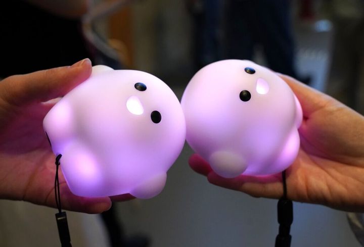 大阪・関西万博2025でドイツパビリオンを象徴した人気オーディオガイド端末「サーキュラー」2体が、大阪市立科学館に贈呈されました。