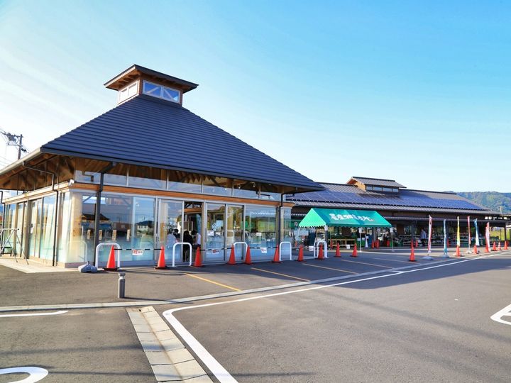 All About ニュース編集部は「道の駅（特産品）」に関するアンケート調査を実施しました。「特産品が楽しめると思う神奈川県の道の駅」ランキングで1位に選ばれたのは？