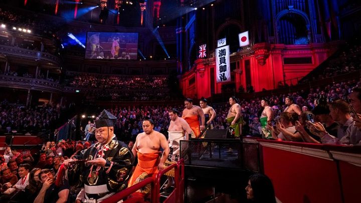 大相撲ロンドン公演、世界的スター軍団の強豪サッカーチームも反応！「大相撲がやってくる」