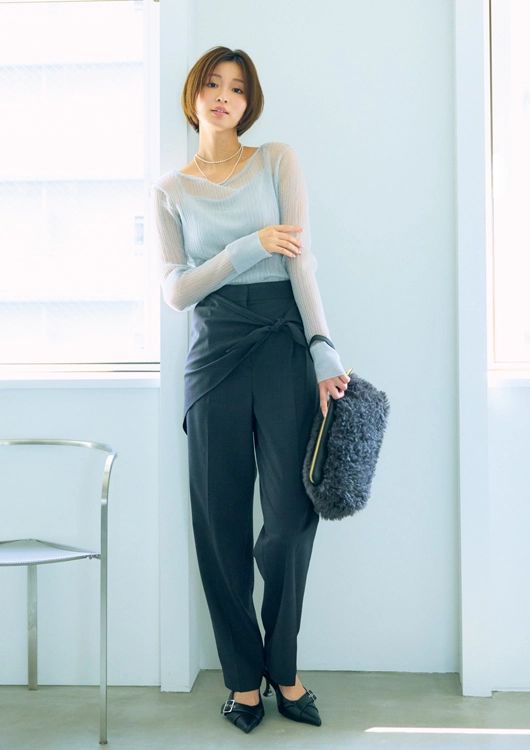 清涼感を意識して上品なグレーをレイヤード