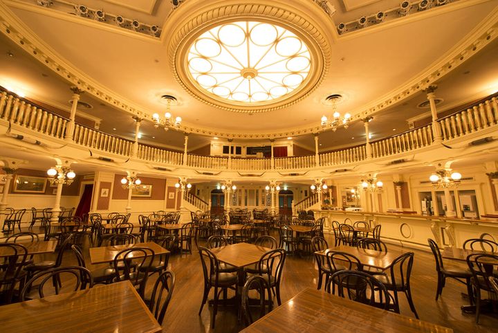 ザ・ダイヤモンドホースシュー 店内