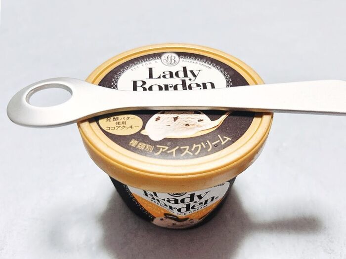 【セリア】穴あきのヘラ？かと思いきや…。定番スイーツが美味しく生まれ変わる魔法のスプーンだった♡